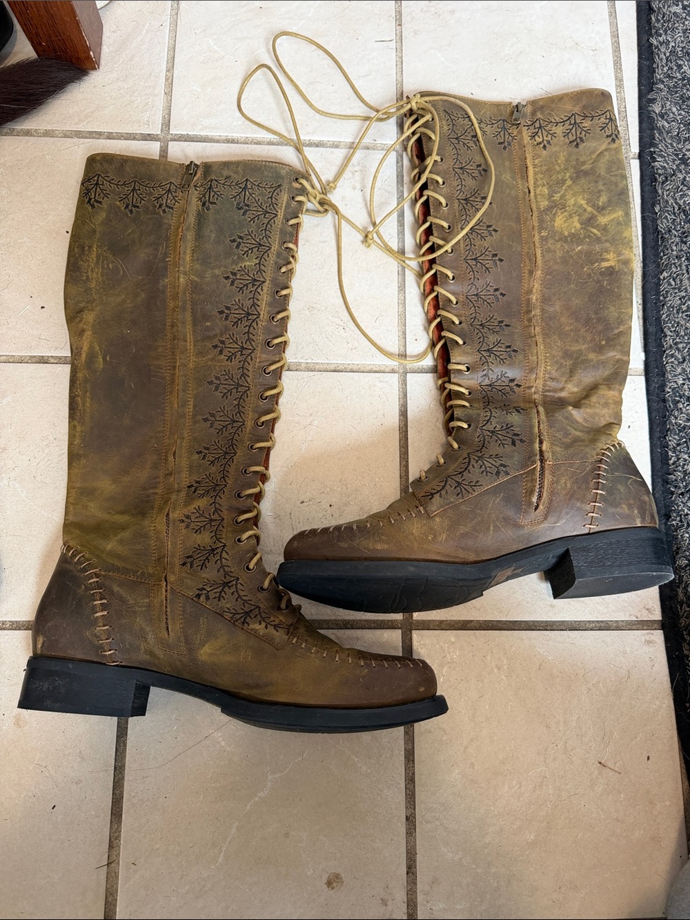 Lace-Up Tall Women's Boots Distressed Tan/green beautiful House of Flynn Rowan